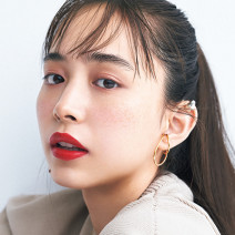 【秋ファッション×メイク】マットな赤リップで引き締める！女っぽいのにどこかカジュアルなスタイル