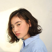 パーマで重軽MIXロブ！ハチ・エラ張り解消の美人ヘア｜最旬ヘアカタログ
