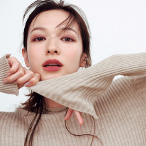 【秋メイク】トレンドのローズカラーで引き締め&女っぽさをプラス♪｜人気H&M paku☆chanが提案