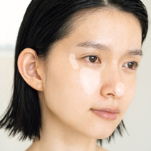 ファンデを塗りすぎた！ そんな時のレスキュー法は？｜人気H＆Mがニッチなお悩みを解決♪