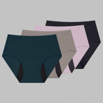 【ユニクロ】大人気“エアリズム”から女性のカラダを支える新製品「吸水サニタリーショーツ」誕生！