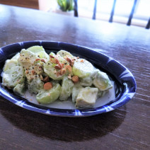 意外なおいしさでアンチエイジング！「アボカドとシャインマスカットのサラダ」Today’s SALAD #177