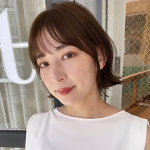 シースルーバング＆ハネ感がお洒落な大人のコンパクトボブ｜最旬ヘアカタログ