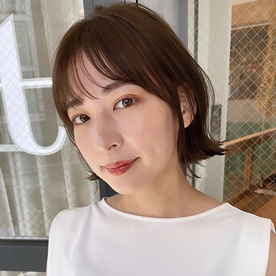 シースルーバング＆ハネ感がお洒落な大人のコンパクトボブ｜最旬ヘアカタログ