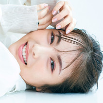 浜辺美波さん「むしゃくしゃしたら、無心で野菜を切ります（笑）」｜自炊と美容が大好きな21歳の素顔とは？