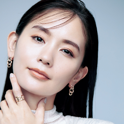 ファンデは「塗っている方が肌にいい」まで進化。美肌を育てるベースメイク新時代｜美的GRAND