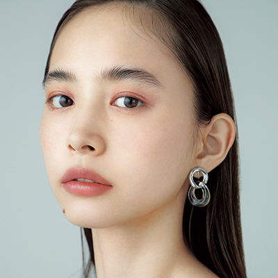 くずれない美肌の秘密はメイべリンの密着ラスティング下地にあり♪【『美的』11月号特別付録】