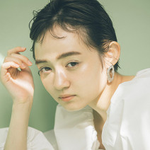 くせ毛・猫っ毛さん必見！お洒落に差がつくフェミニンショート｜最旬ヘアカタログ
