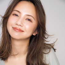 有村実樹さん風“美人骨格”メイクで読者が変身！｜人気H＆Mが伝授