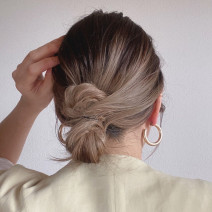 ゴム3つでできる！ダブルお団子の卑弥呼ヘアで人とは一味ちがうアレンジを