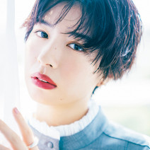 女優・佐久間由衣主演｜SUQQUのマットリップで鮮やかに彩る唇。この秋は大好きなリップをもっと自由に選んでみよう