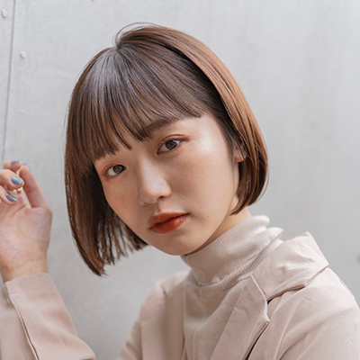 小顔効果も望める！秋カラーのコンパクトボブ｜最旬ヘアカタログ