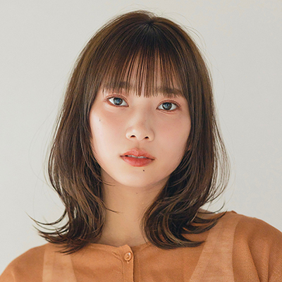 たっぷりレイヤーで重軽MIXに！大人っぽ韓流くびれミディ｜最旬ヘアカタログ