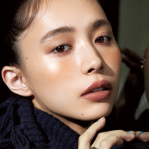 シュウ ウエムラの限定パレットでキラキラ華やかアイに♪｜人気H&M 笹本恭平さんが提案
