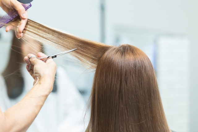 美しいヘアスタイルをキープするための理想的なカットの頻度は 短期連載 ヘアにまつわる素朴な疑問をプロに質問 美的 Com
