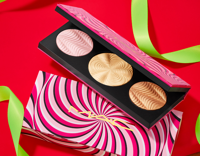 mac_fy22_holiday_21_stepbrightup_edskinfinishpalette_light_rgb300