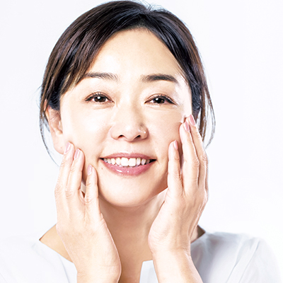奇跡の64歳・天野佳代子がオススメする秋冬こそ必要な美白ケア6選【カヨッキズム volume.21】