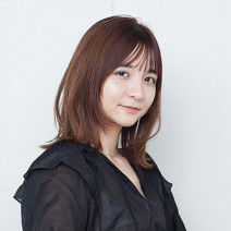 お洒落な抜け感で魅了！重軽MIXのミディレイヤー｜最旬ヘアカタログ