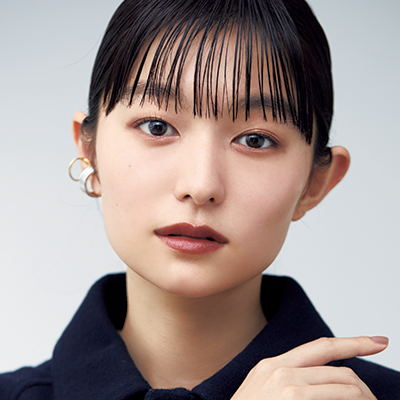 SUQQUの大人気リップで凛とした女性らしさをプラス｜H&M 岡田知子さんが提案
