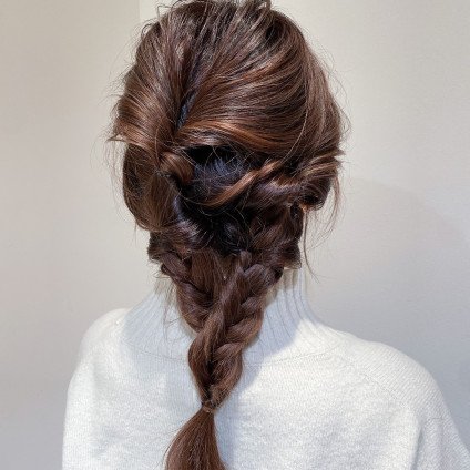 くるりんぱ×フィッシュボーンで作るお呼ばれヘアアレンジ