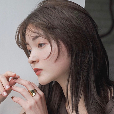 流しも、シースルーも叶える優秀バング！可愛く動くゆるっとミディ｜最旬ヘアカタログ