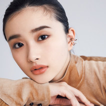 アディクションの人気マスカラを使ってふんわり強い印象の眉を作るには？｜人気H＆Mのpaku☆chanさんがポイントを伝授