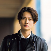 俳優・岡田将生さんが見せる役者としての新しいパワー｜映画『聖地X』スペシャルインタビュー