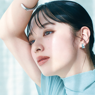 【最旬ピンクリップ】おすすめはピンクブラウン♪ 輪郭をエッジィに取ればツヤを盛っても大人っぽく上品に