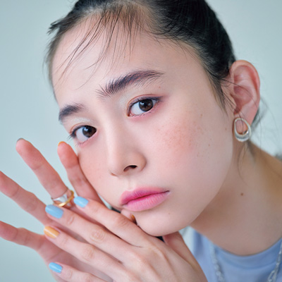 井桁弘恵さん×「ピンクのグラデリップ」でおしゃれポップな春顔に