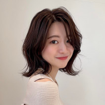 「プラチナブラウン」で艶感倍増！人気のしっとりウエーブボブ