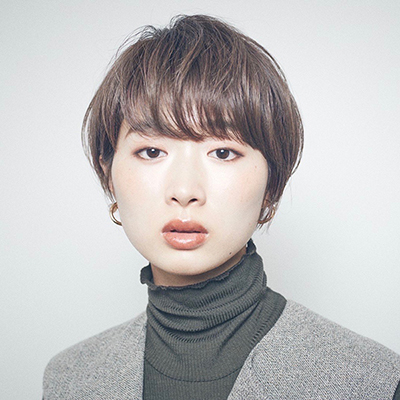 パーマ＆カラーで柔らか見せ！大人の丸みショート｜最旬ヘアカタログ