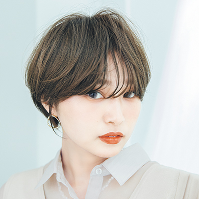 【ショートヘア】軽やかな曲線を描く毛先の動きがニュアンシーな色っぽ美人系に