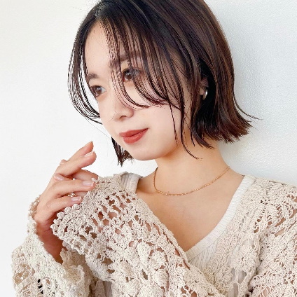 レイヤーなしでもナチュラルなくびれを実現！小顔も望める女っぽボブ｜最旬ヘアカタログ
