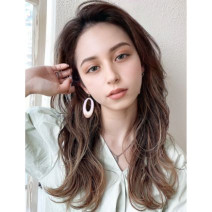 クールな大人グラデーションカラーはブリーチありでピンクとベージュに