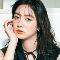 新川優愛さんの春メイク｜ローズピンクチークでデートをかわいらしく演出♪