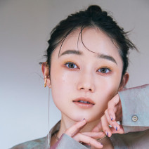 この春の推しカラーはイエロー！ 目元や顔の印象もクリアになるテクニックを人気H&Mがご紹介