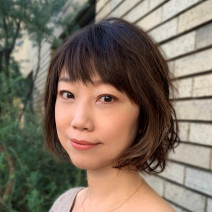 大人のジグザグバングとふんわりショートボブの小顔ヘア