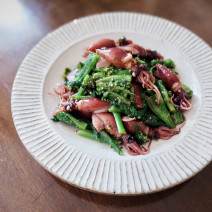 旬の味覚ふたつで、キレイを底上げする春のニコサラダ！「菜花とホタルイカのサラダ」Today’s SALAD #201