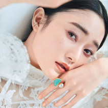 SUQQUの最旬オレンジリップで上品な夏顔の完成♪｜H&M岡田知子さんが提案