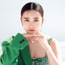 ベージュのワントーンメイクでこの夏はこなれたハンサム印象に♪｜H&M中山友恵さんがおすすめす最旬夏メイクを提案