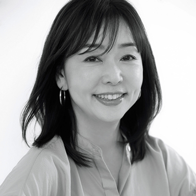 「白シャツが似合う肌を目指して」美的GRAND編集長 天野佳代子によるキレイの指針｜美的GRAND