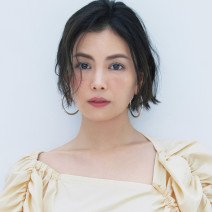 明るめトップスを“旬”にするアイメイクは何色？｜矢野未希子×笹兄メイク