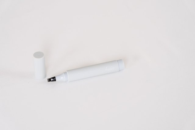 %e3%83%95%e3%82%b7%e3%82%99%e3%82%b3-%e7%9c%89%e3%83%86%e3%82%a3%e3%83%b3%e3%83%88