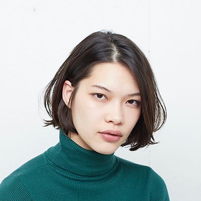 レザーカットで柔らか見せ！ランダムカールで抜け感抜群のお洒落ボブ｜最旬ヘアカタログ