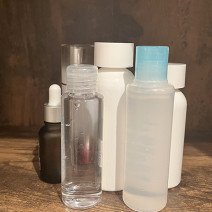 シワやたるみって化粧品でどうにかできる？保管場所はどうしたら良いの？コスメの素朴な疑問｜あきば美容研究生のメンズ美容塾 vol.93