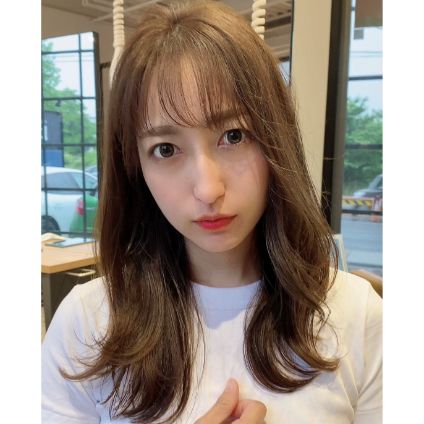 産後の顔周りの後退ヘアをキレイにカバーするシルエット補正カット