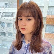 海外発！今「姫バング」が熱い！最新トレンドのミディアムヘア