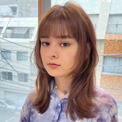 海外発！今「姫バング」が熱い！最新トレンドのミディアムヘア