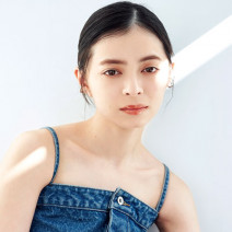 ファッションでも大注目の「グリーン×オレンジ」をメイクで先取り♪｜人気H&Mが最旬夏メイクを提案