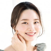 すっきり大人っぽ顔に変身！ 甘眉×辛めアイラインで優しげな目元になれる♪